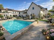 Eine Residenz mit drei Wohnensembles * Pool & Saunahaus...