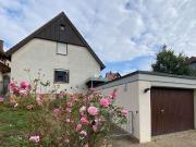 Einfamilien Wohnhaus mit geräumiger PKW Garage und...