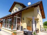 Einfamilienhaus auf großem Grundstück mit Doppelgarage,...