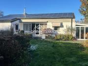 Einfamilienhaus / Bungalow mit 2 Garagen, 2 Stellplätzen...