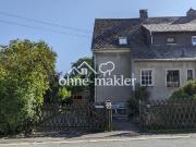 Einfamilienhaus Doppelhaushälfte und Garagengebäude auf...