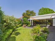 Einfamilienhaus für Jung und Alt in guter Lage von...