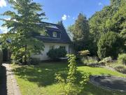 Einfamilienhaus mit 3 Seitenhof und separatem Gästehaus