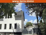 Einfamilienhaus mit 3 separaten Apartments, top...