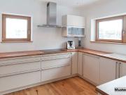 Einfamilienhaus mit Ausbau Potenzial, Terrasse und Garage