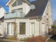 EINFAMILIENHAUS MIT EINLIEGERWOHNUNG. GEHOBENES...