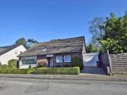 Einfamilienhaus mit Einliegerwohnung in bevorzugter Lage