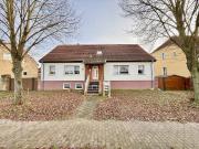 Einfamilienhaus mit Einliegerwohnung und Vollkeller