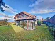 Einfamilienhaus mit freiem Blick und großem Garten