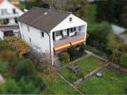 Einfamilienhaus mit Garage in zentraler Lage von...