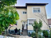 Einfamilienhaus mit Garage in zentraler Ruhelage