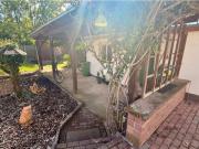 Einfamilienhaus mit Garten, Garage und Stellplatz