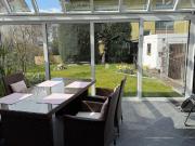 Einfamilienhaus mit Garten und 2 Garagen in Sindelfingen