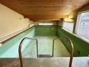 Einfamilienhaus mit großem 721m2 Grundstück und Indoor Pool