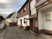 Einfamilienhaus mit großem Anbau