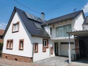 Einfamilienhaus mit großem Garten