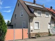 Einfamilienhaus mit großem Garten & Nebengebäuden in...
