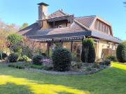 Einfamilienhaus mit großem Garten, Wintergarten und...