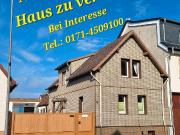 Einfamilienhaus mit großem Grundstück, Halle, Pool in...