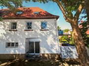 Einfamilienhaus mit großem Saal und Einliegerwohnung von...