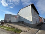 Einfamilienhaus mit großer Terrasse und riesigem...