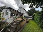 Einfamilienhaus mit Keller und großer Terrasse in...