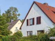 Einfamilienhaus mit Nebengebäude