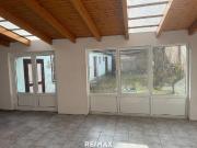 Einfamilienhaus mit Nebengebäude und Garten