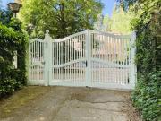 Einfamilienhaus mit Penthouse, Einliegerwohnung, Pool...