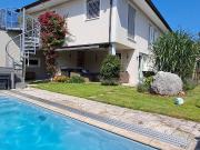 Einfamilienhaus mit Pool, Dachterrasse & PV Anlage –...