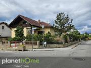 Eckgrundstück mit Familienhaus