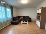 Einfamilienhaus mit Potenzial, Garagenplätzen und großen...