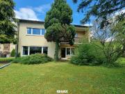 Einfamilienhaus mit stilvollem Wohnambiente und Grünblick