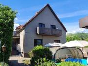 Einfamilienhaus mit Swimmingpool und Photovoltaikanlage