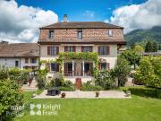 Einfamilienhaus mit viel Charakter von 10 Zimmern im...