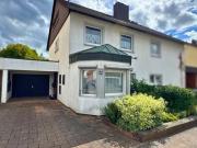 Einfamilienhaus mit Wintergarten, Garage + parkähnlichem...