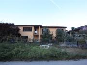 Einfamilienhaus mit zwei Wohnungen 6.5 + 3.5 Zimmern...