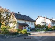 Einfamilienhaus nebst Garage und Schuppen provisionsfrei