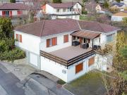 Einstehendes Haus mit 2 Wohnhäusern auf einem Grundstück...