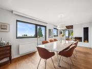 Einzelvilla mit Blick auf den See