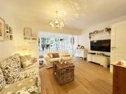 Einziehen und wohlfühlen: Modernes Reihenmittelhaus mit...