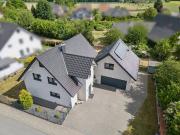 Einziehen und Wohlfühlen: Modernes Traumhaus mit Stil...