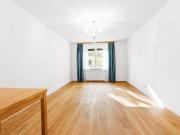 Einziehen und wohlfühlen + Sanierte und vollmöblierte 3...