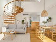 Einzigartige DG Wohnung mit Loggia und hochwertiger...