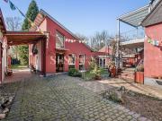 Einzigartiges Anwesen: Altbau, moderner Neubau &...