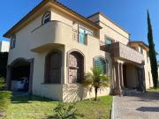 El Campanario. Casa con 4 recamaras, cuarto de servicio...