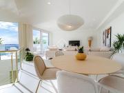 El complejo residencial cerrado destaca por su...