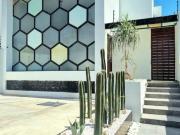 El hogar que tu familia merece: Espacio, seguridad y paz...