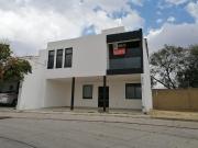 El Mayorazgo CASA en VENTA en cochera 3 autos, sala de...