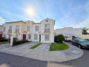 El Refugio casa en venta de 4 recamaras RAH772